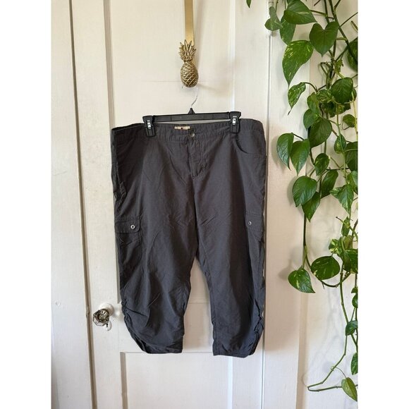 Woolrich woman’s size 12 grey Capri short pants - Picture 1 of 7